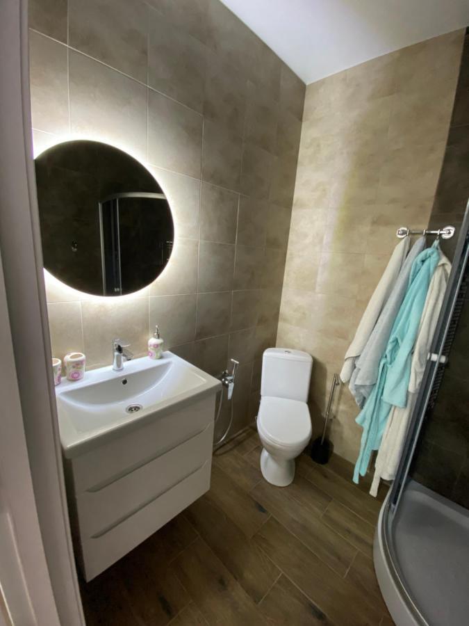 нові по вулиці роксолани16 Apartment