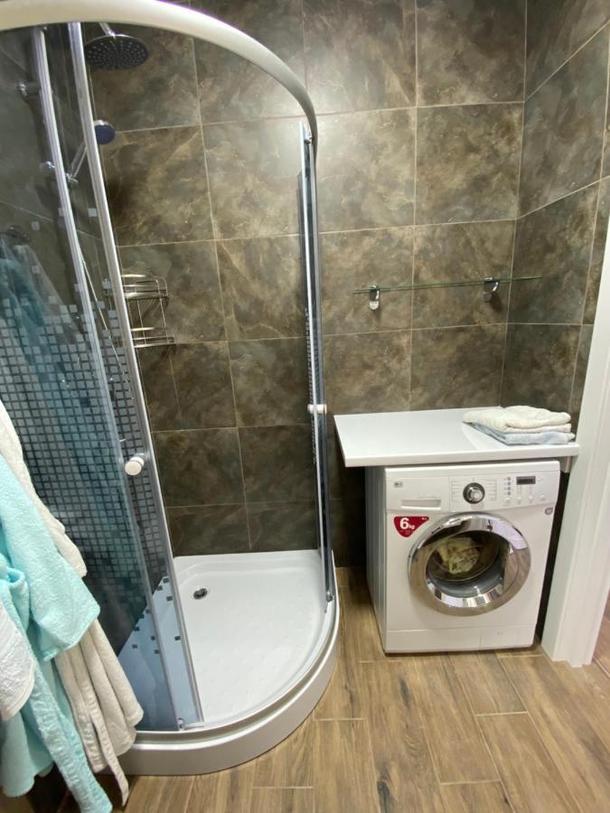нові по вулиці роксолани16 Apartment