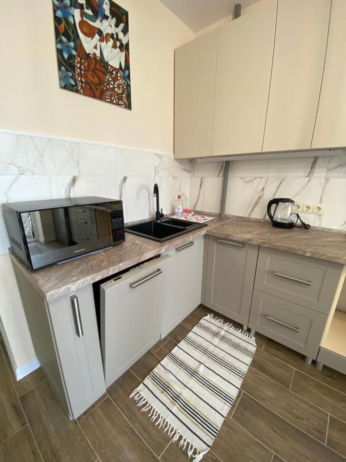 Apartment нові по вулиці роксолани16 *
