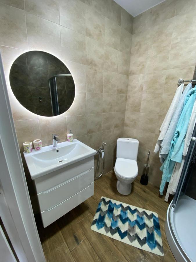 Apartment нові по вулиці роксолани16 *